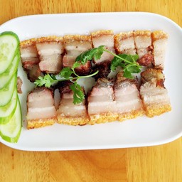 หมูกรอบ จานเล็ก   (S)