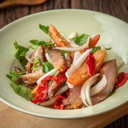 ยำคอหมูย่าง
