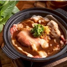 ซุปก๋วยเตี๋ยวเรือเนื้อคารูบิ(น้ำซุปจะมีรสชาติเผ็ดอ่อนๆค่ะ)