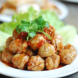 ลูกชิ้นหมูปิ้ง