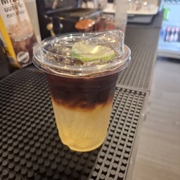 อเมริกาโน่น้ำผึ้งมะนาวเย็น