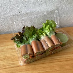 สลัดโรลไส้กรอก