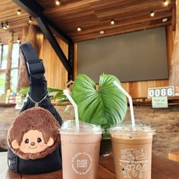 บ้านอวดชุม