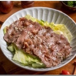 สลัดงาญี่ปุ่นเนื้อชัคอาย
