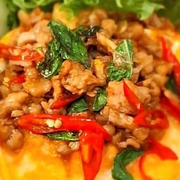 บ้านกะเพรา By ข้าวฟ่าง