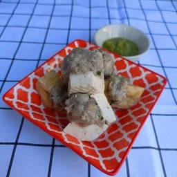 เต้าหู้แคะ ลวกจิ้ม 5 ชิ้น