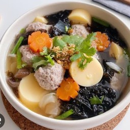 ต้มจืดเต้าหู้สาหร่าย