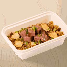 ข้าวผัดมันเนื้อวากิวพรีเมียม on top ลิ้นวัว