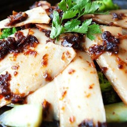 หอยสังข์ผัดซอสเอ๊กโอ