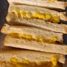 แซนวิชย่างเนย ข้าวโพดมายองเนส 2ชิ้น