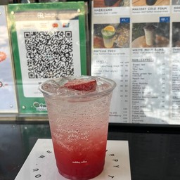 สตรอว์เบอร์รี่โซดา