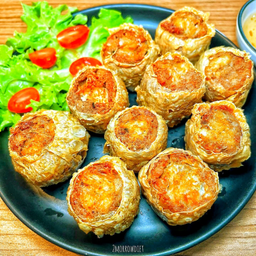 ฮ่อยจ๊อจัมโบ้เนื้อปูสด ชิ้นละ