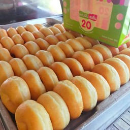 ขนมโดนัทแฟนฉัน สาขา สี่แยกเอราวัณ จ.ลพบุรี