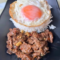 ข้าวเนื้อริบอายผัดน้ำมันหอย