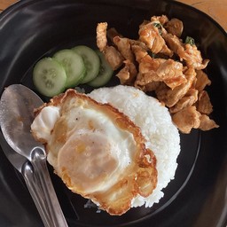 ข้าวกะเพราอกไก่