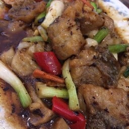 ราดหน้าปลาเต้าซี่