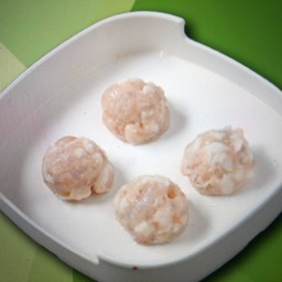 ลูกชิ้นกุ้งเรือนหยก