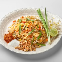 ผัดไทยเส้นจันทร์