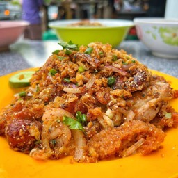 ยำหมูกรอบ