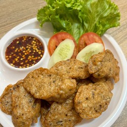 ใช้หมูยออุบล