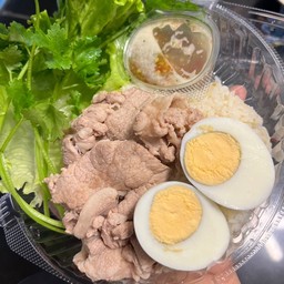 ข้าวคลุกพริกเกลือสันคอหมู