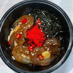 ข้าวหน้ากุ้งดอง กุ้ง5 ตัว ข้าว+สาหร่ายฝอย +ไข่กุ้ง+พร้อมน้ำจิ้มซีฟูด