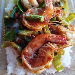 ข้าวกระเพรากุ้ง