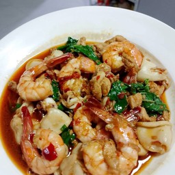 กะเพราทะเลราดข้าว