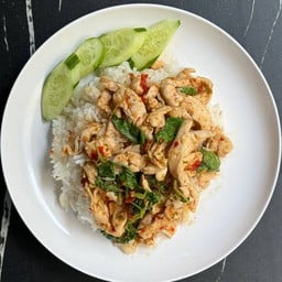 ข้าวผัดกะเพราไก่