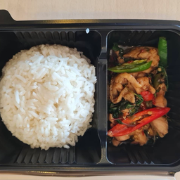 ข้าวราด ผัดกะเพราไก่