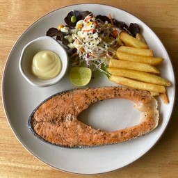 สเต๊กปลาแซลมอนย่าง