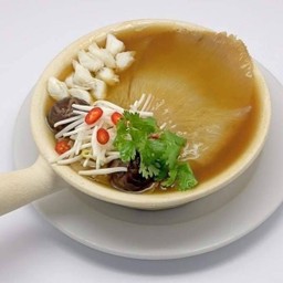 หูฉลามใหญ่น้ำแดง  红烧大鱼翅/清汤