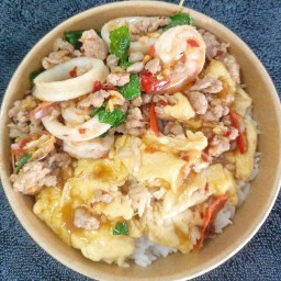 กระเพราไข่ข้นน้องวันใหม่