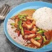 ผัดพริกแกง