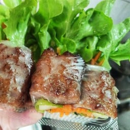 โรลหมูย่างจิ้มแจ่ว(8คำ)