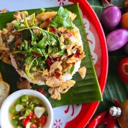 กะเพราไก่ชิ้น