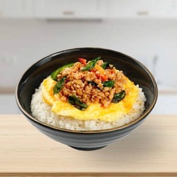 ข้าวกะเพราไก่ไข่นุ่ม