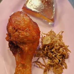 น่องไก่ทอด+น้ำจิ้ม+หอมเจียว