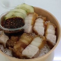 ข้าวหอมหมูกรอบน้ำจิ้มหวาน