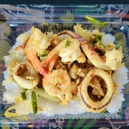 ผัดผงกะหรี่กุ้งหมึก
