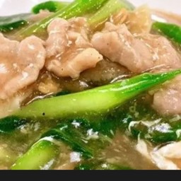 ราดหน้าหมู.