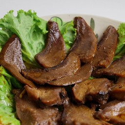 ลิ้นวัวพะโล้ (100 กรัม)