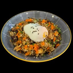 ข้าวผัดเนื้อเอ็นตุ๋น