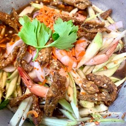 ยำมะม่วงกุ้ง+ปลากรอบ