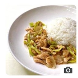 ผัดพริกหยวกราดข้าว