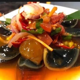 ยำไข่เยี่ยวม้า