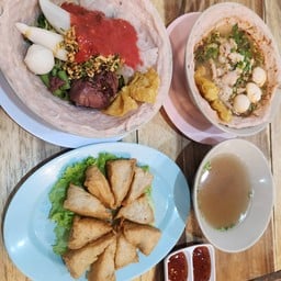 ก๋วยเตี๋ยวหมูสามเด้ง
