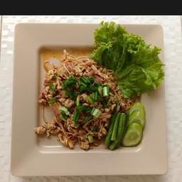 ลาบหมูเห็ดเข็มทอง