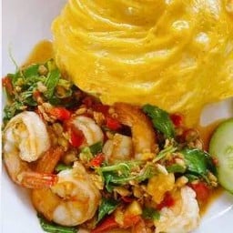 ข้าวกะเพรากุ้งหมูสับ