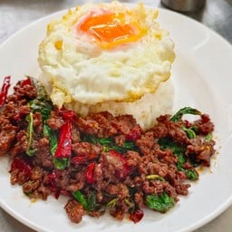 ข้าวเนื้อผัดกะเพรา
